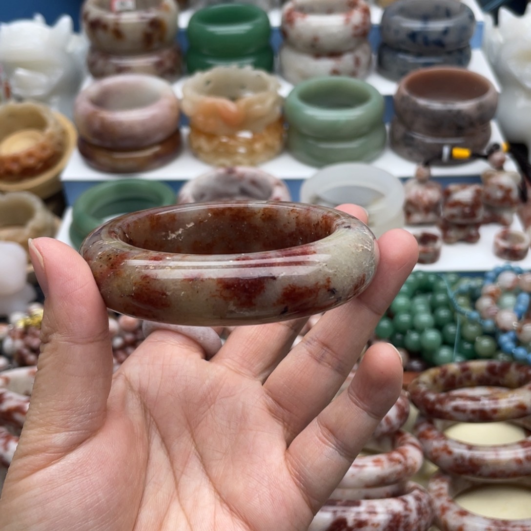 石英质玉手镯未镶嵌