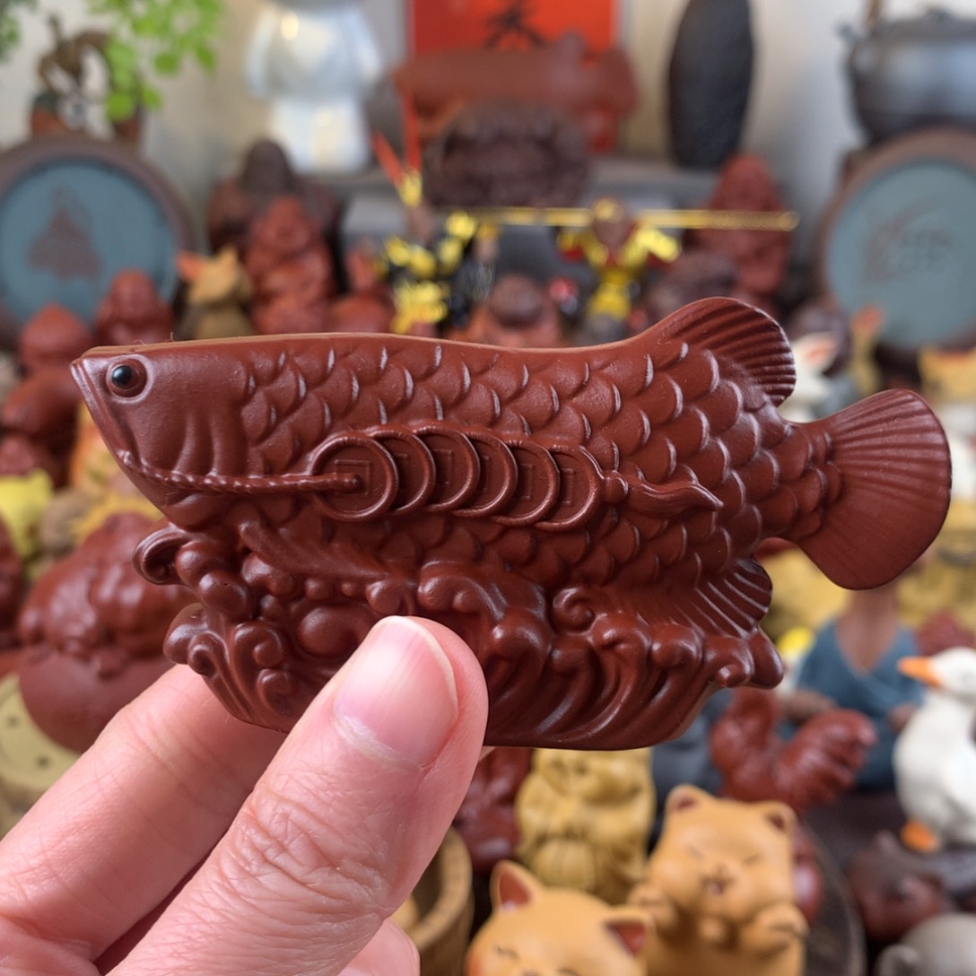 紫砂茶宠金龙鱼长约9.8cm