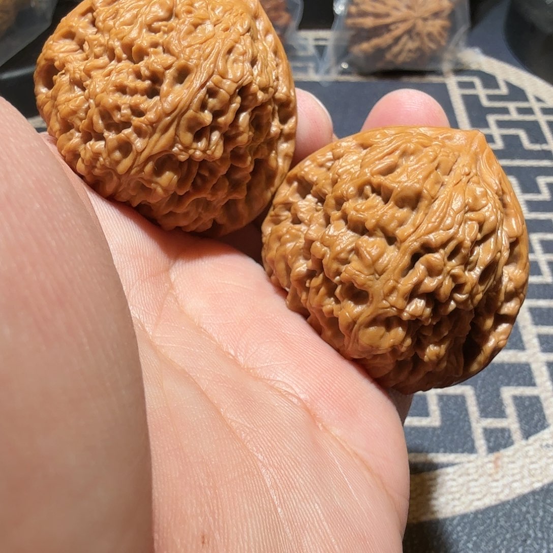 文玩核桃把件三角南疆