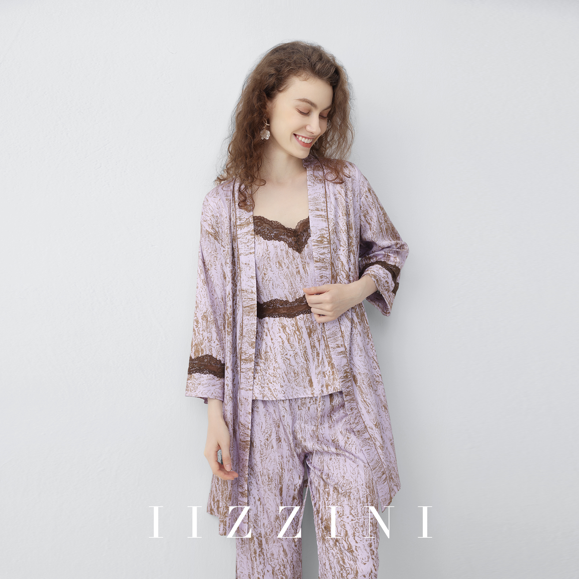 IIZZINI璃纹 家居服女春秋冰丝水墨印花可外穿时装吊带奢华3件套