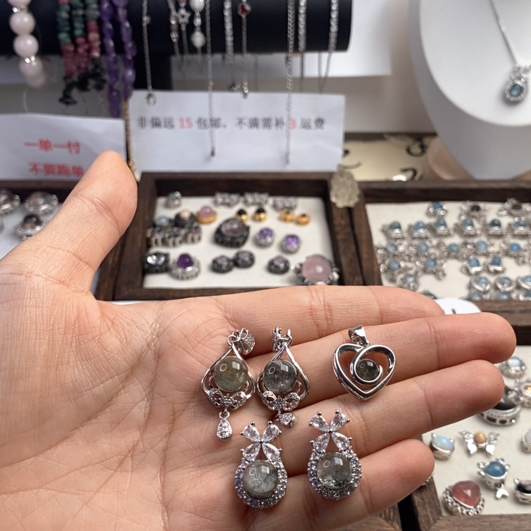 水晶吊坠吊坠未镶嵌九****）