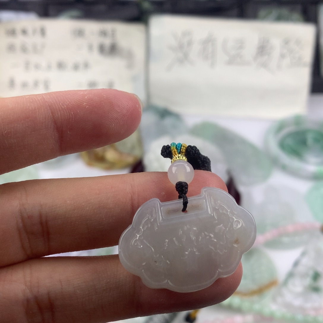 翡翠颈饰未镶嵌一