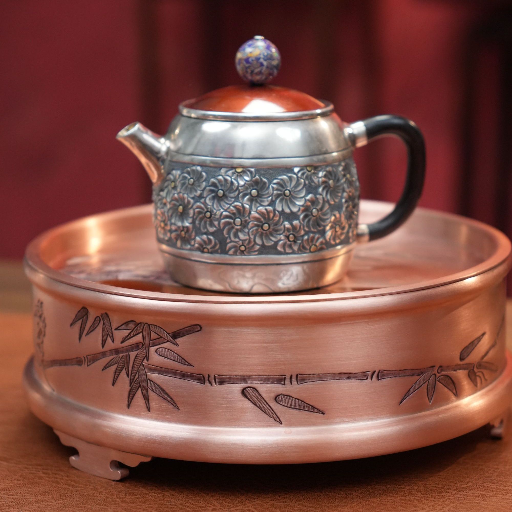 【锤痕银楼】纯银錾刻缠枝纹茶壶