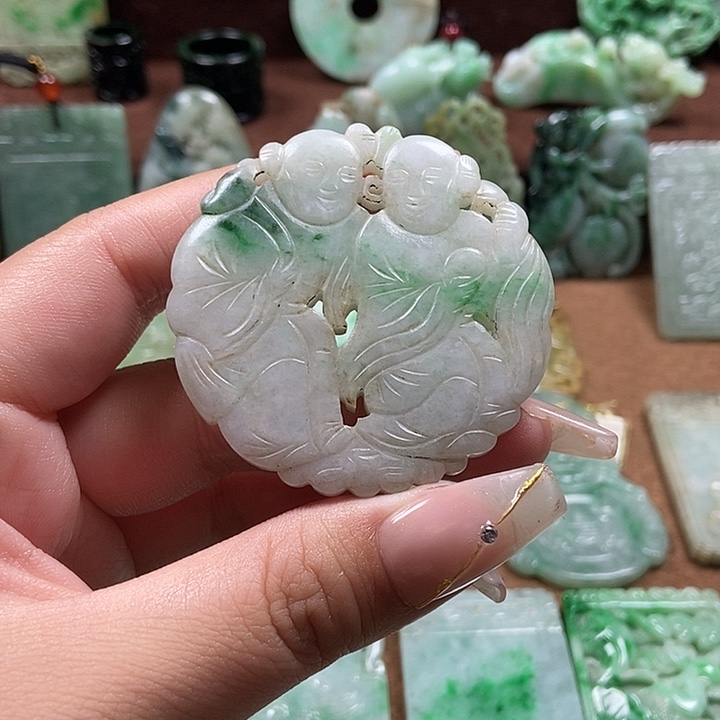 翡翠颈饰未镶嵌00000000000