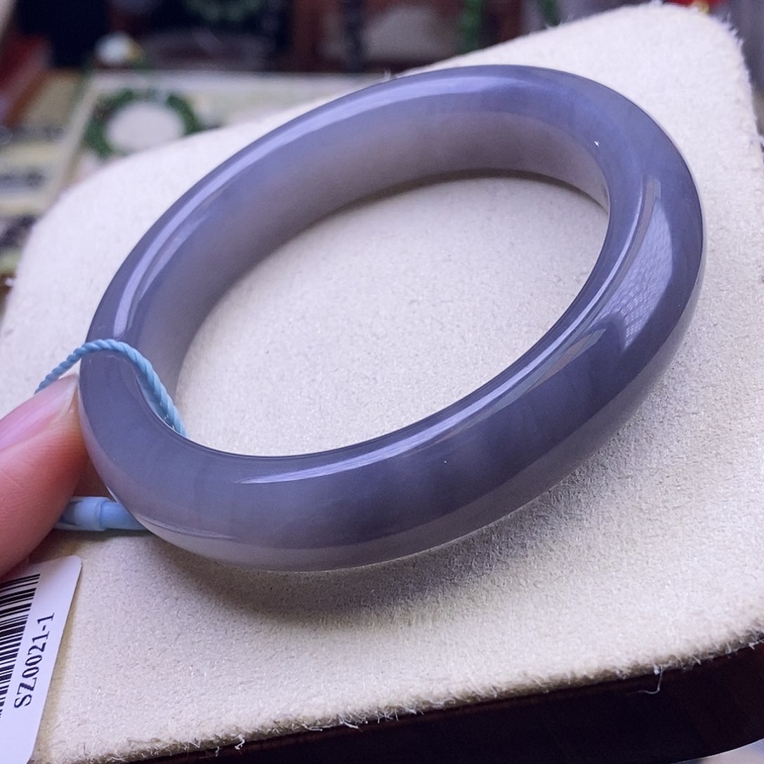 颈饰未镶嵌和田玉毕业级老坑料高冰浓烟紫手镯53.3