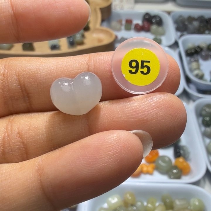 和田玉未镶嵌珠宝半成品