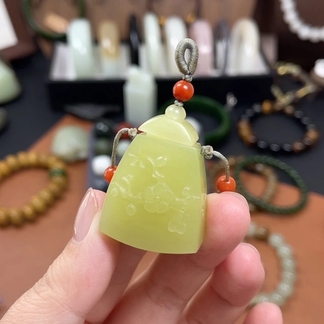 若羌黄口 香囊 和田玉