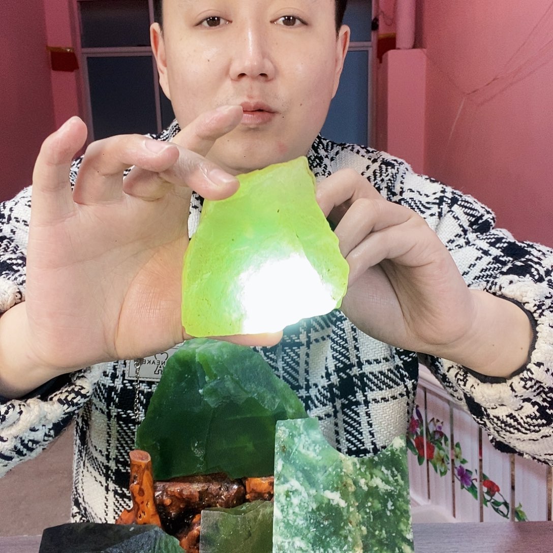 蛇纹石玉未镶嵌岫玉原石蛇纹石玉