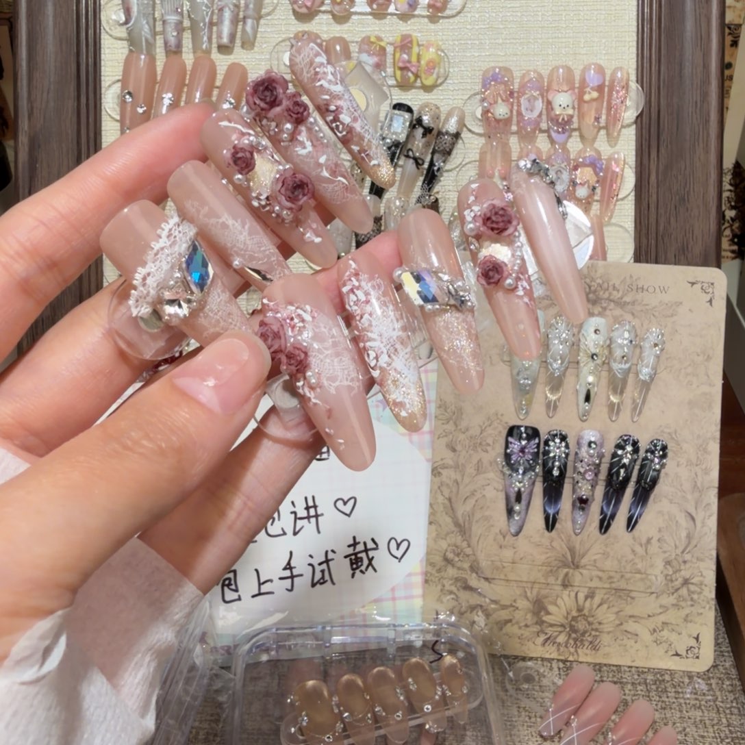 玫瑰田甲甲穿戴甲