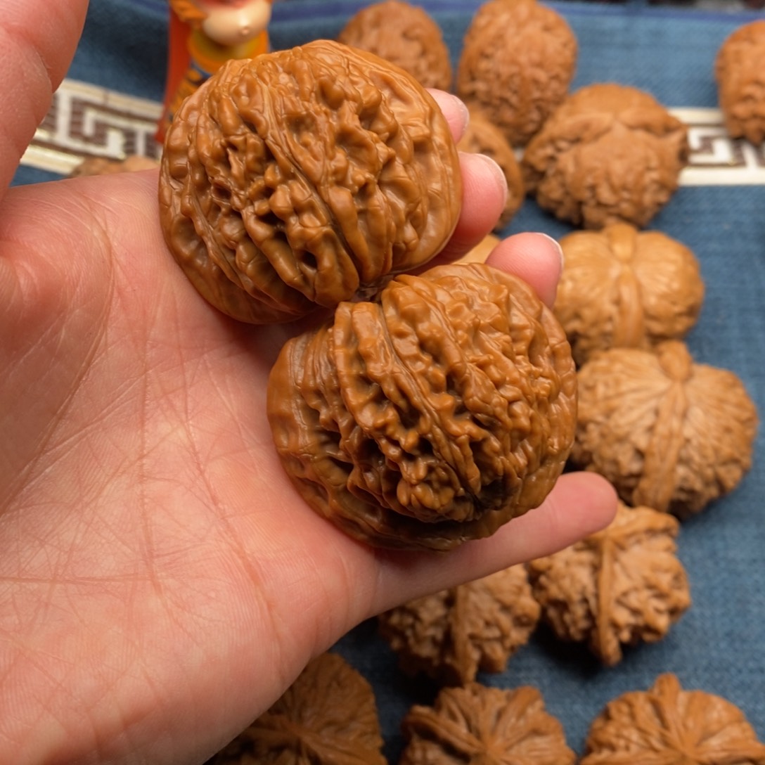 文玩核桃把件45全品毕业汉高楼