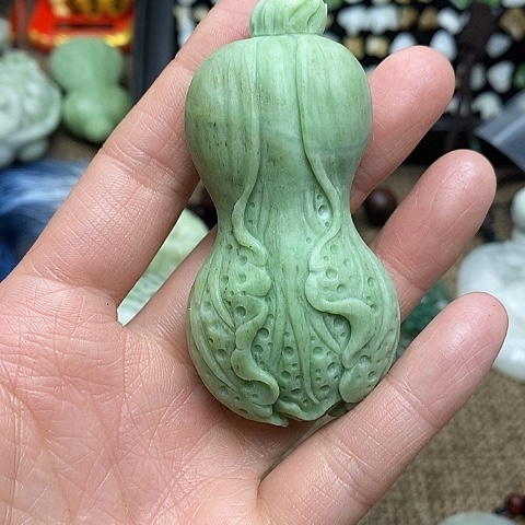 独山玉颈饰未镶嵌