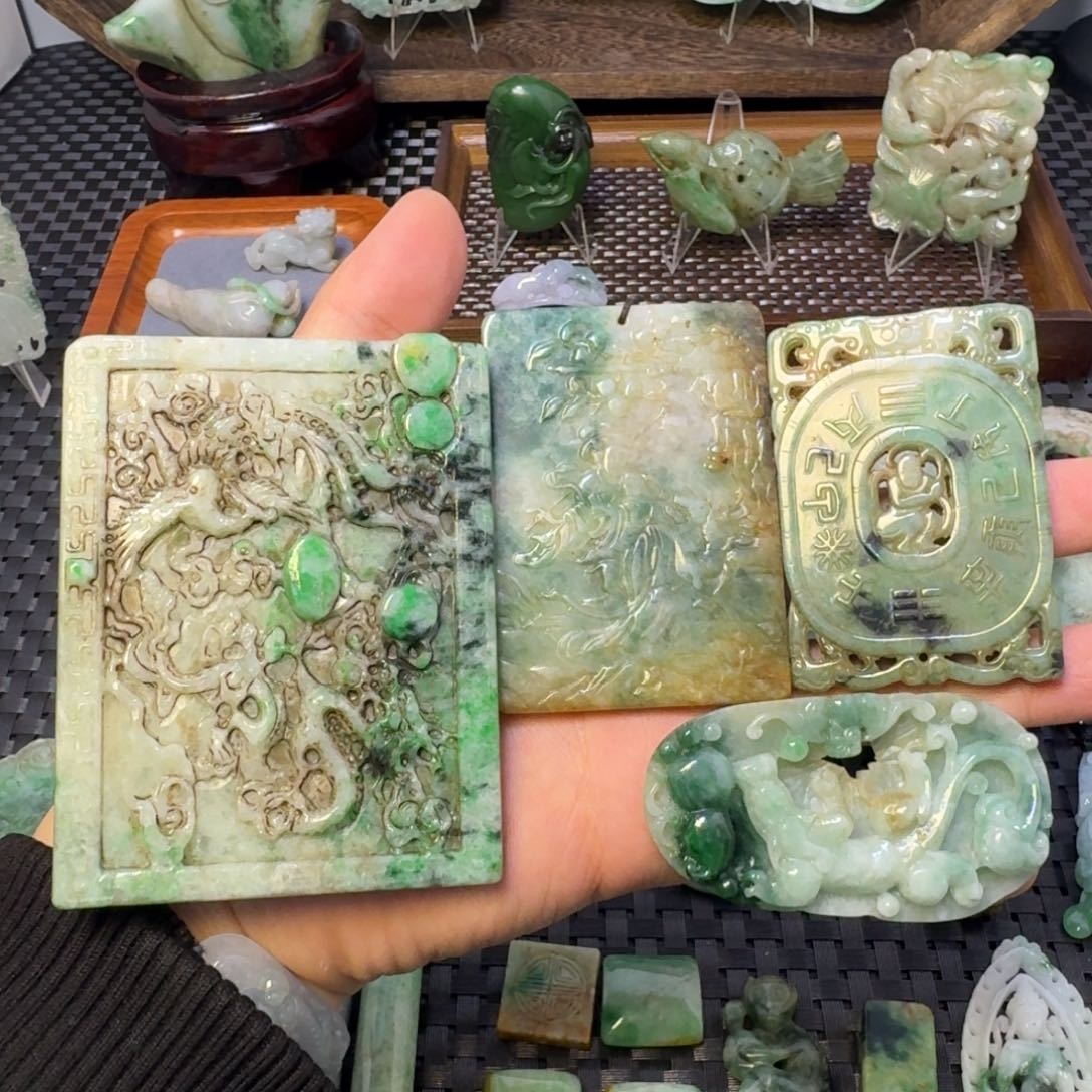 翡翠颈饰未镶嵌贵*翡翠颈饰未镶嵌..