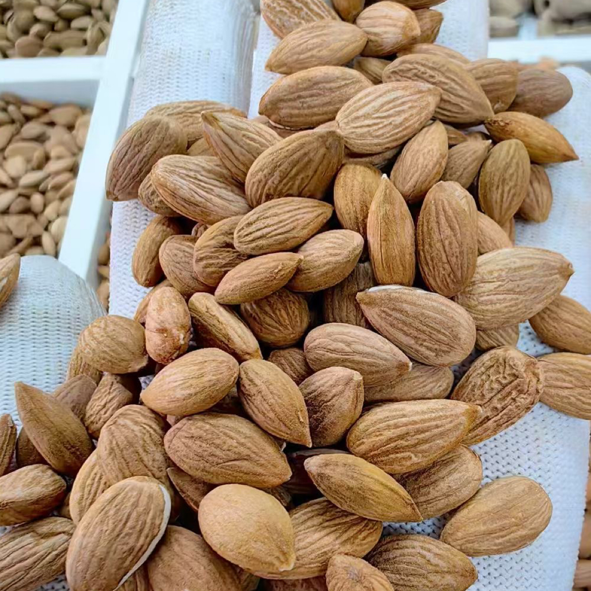 零食无添加原生态生杏仁原味甜杏仁大杏仁坚果未加工上班充饥零食