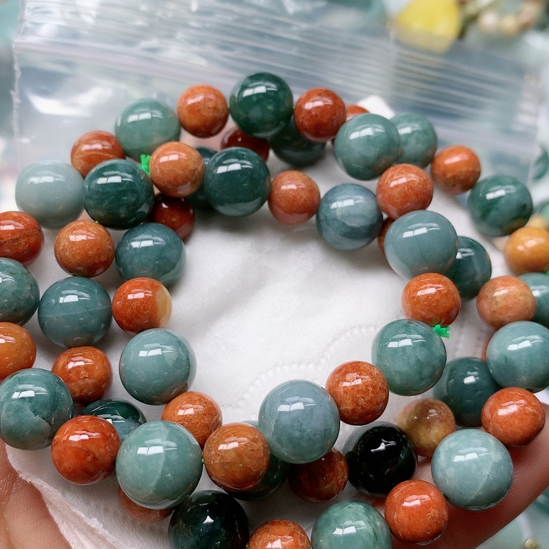 翡翠颈饰未镶嵌手串