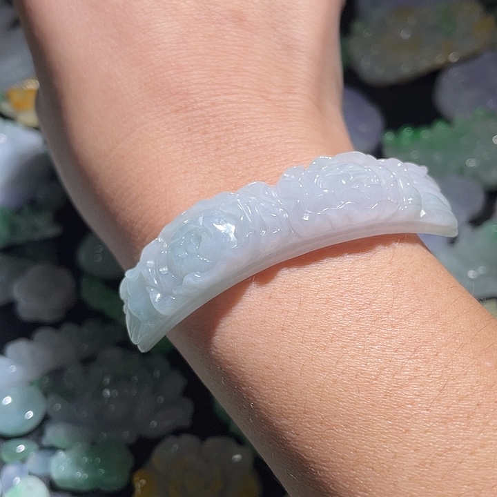 颈饰未镶嵌翡翠天