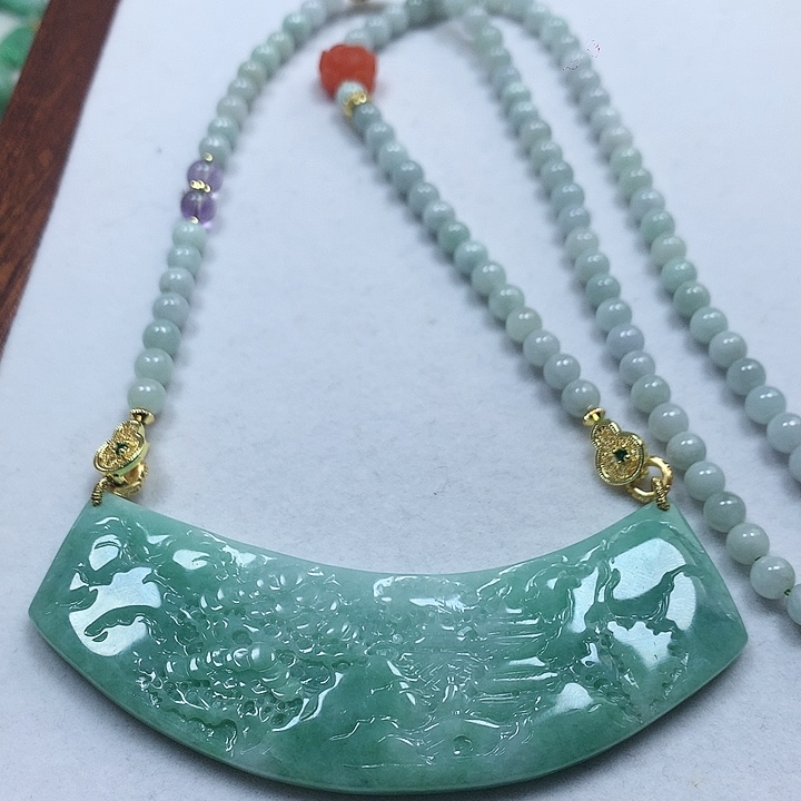 翡翠颈饰未镶嵌吊坠