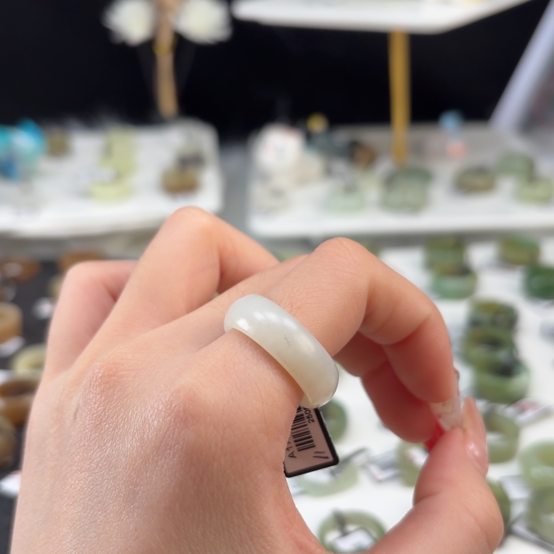 和田玉未镶嵌戒指o88俄白轮胎18.3