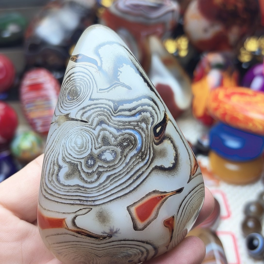 O***发玛瑙/玉髓未镶嵌珠宝半成品