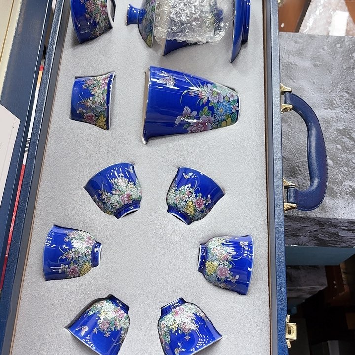 孤品茶具套装等。