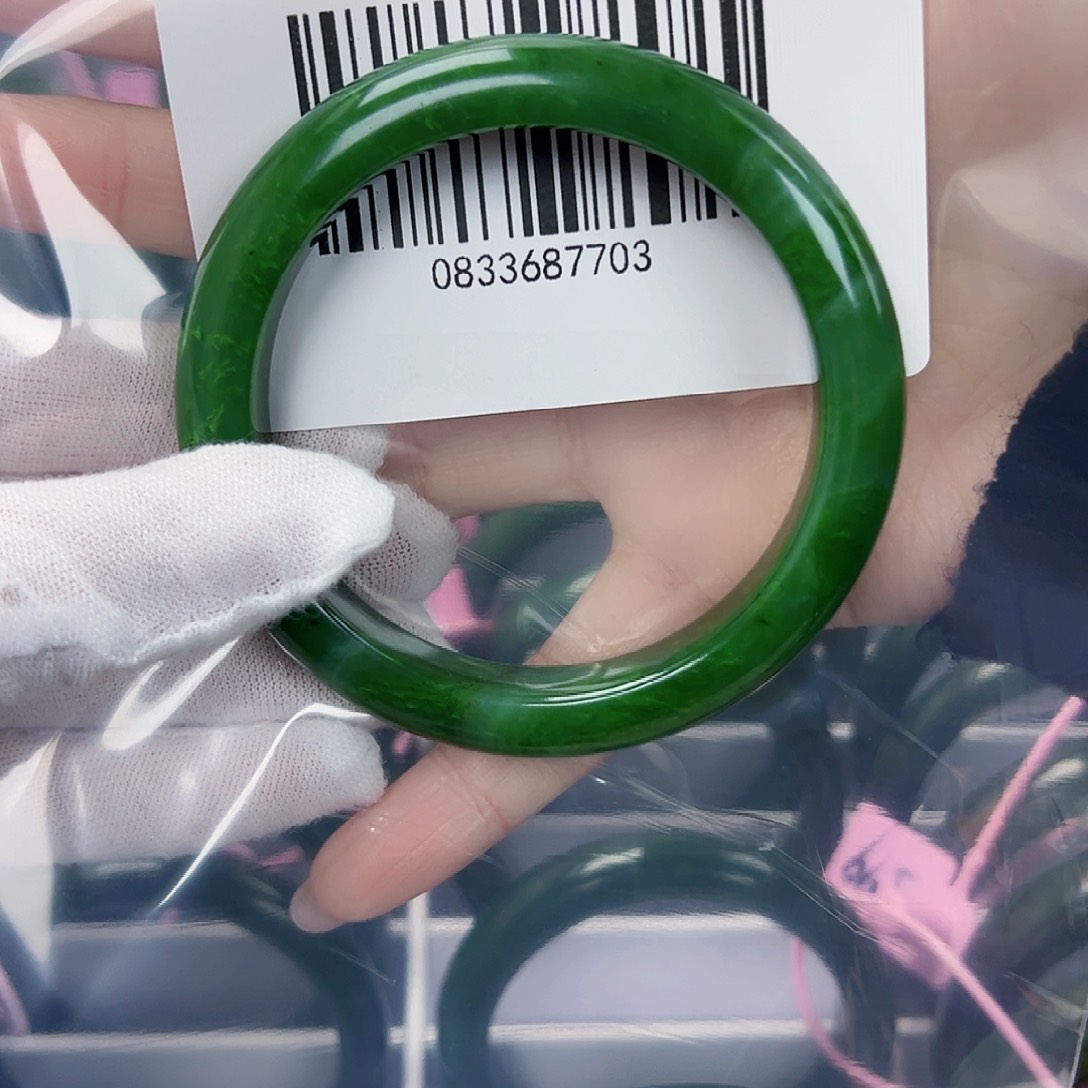 和田玉（碧玉）手镯未镶嵌60微瑕