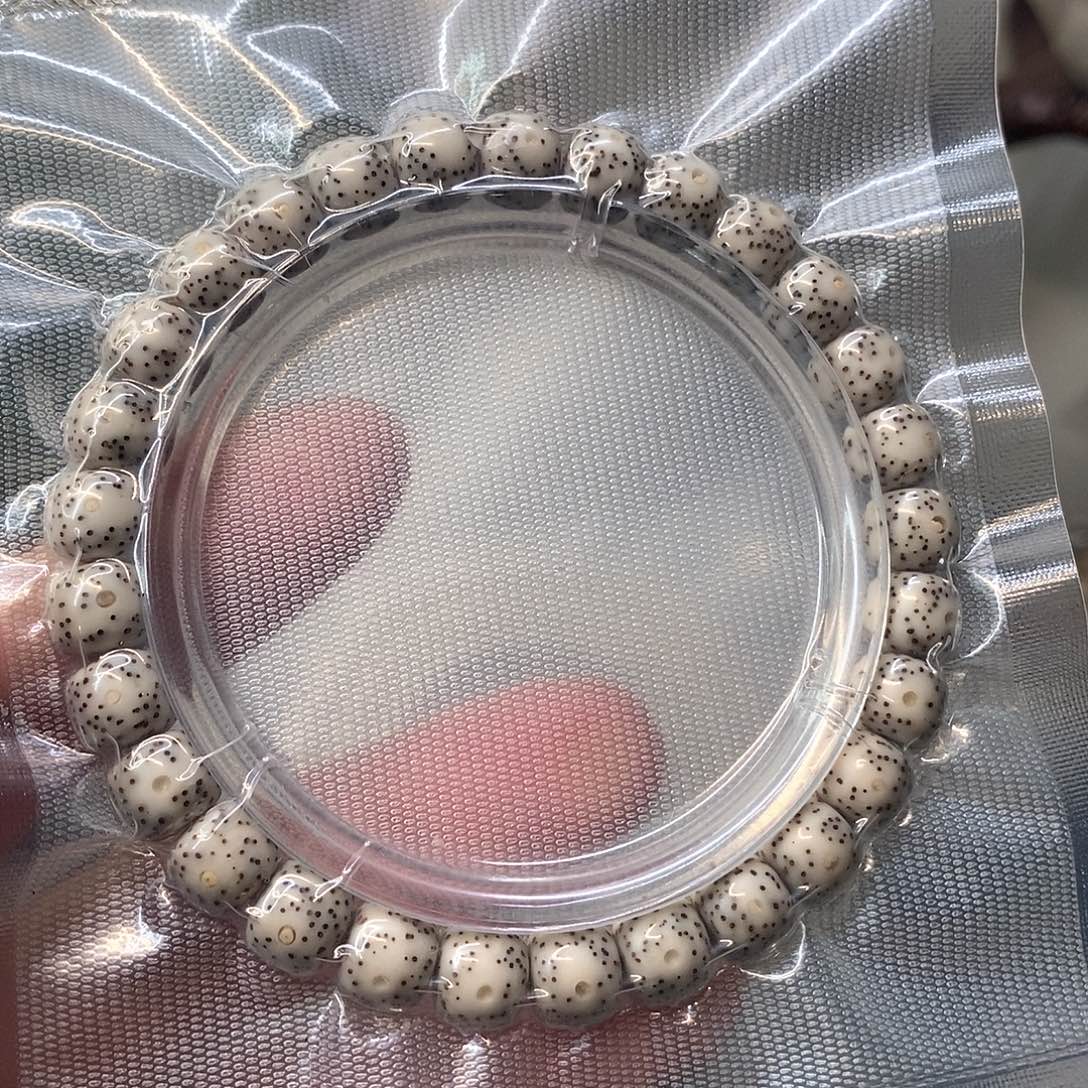 星月菩提吊坠石玉大眼8*7单