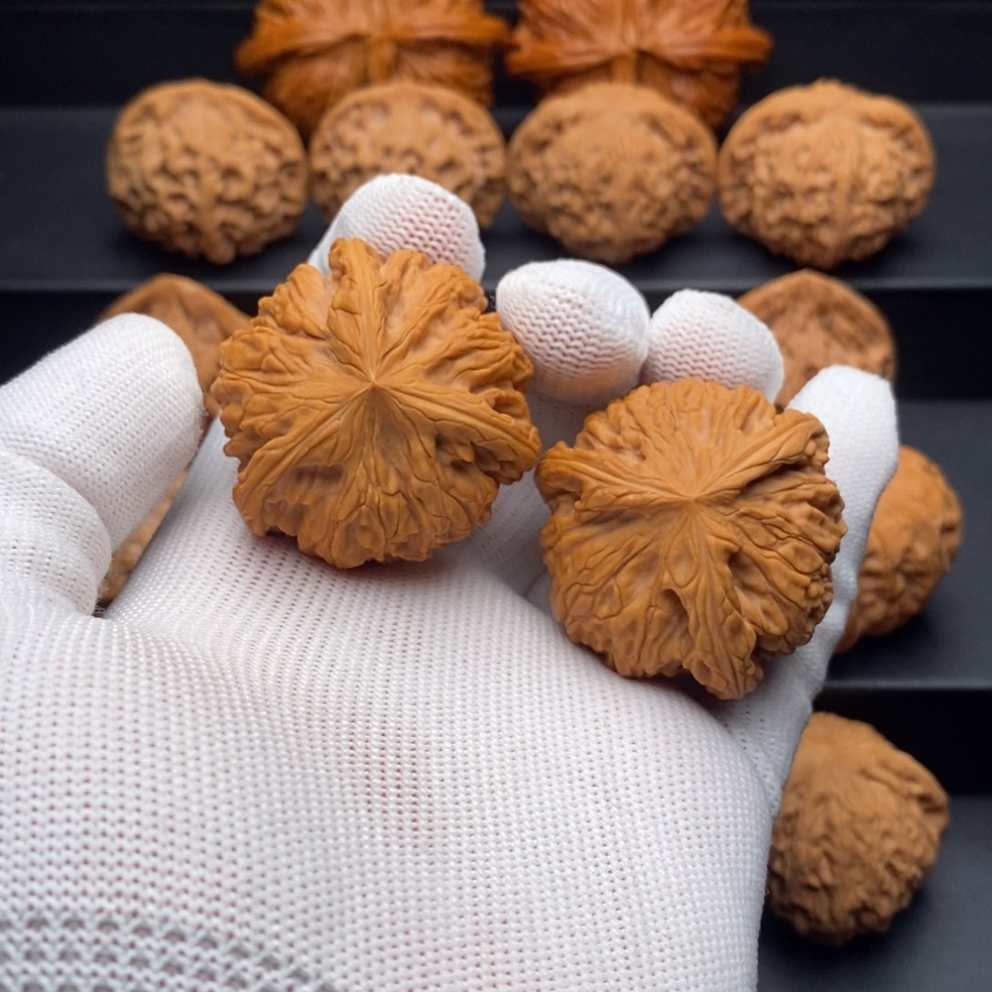 文玩核桃把件随**变三棱