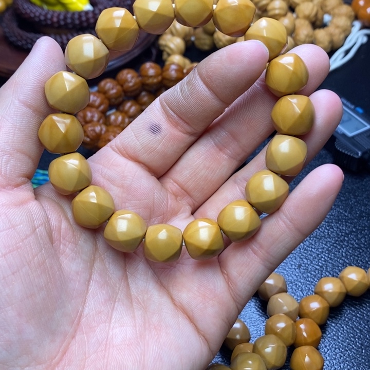 猴头核桃手串猴头