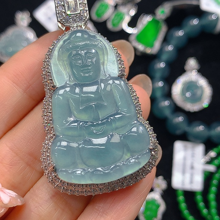 翡翠颈饰未镶嵌翡翠