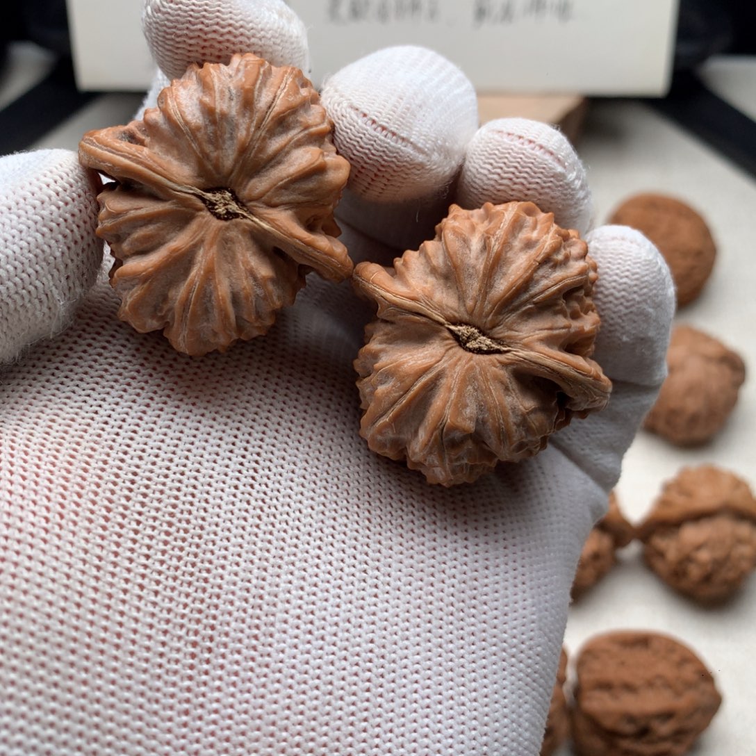 热***友文玩核桃吊坠38白狮子