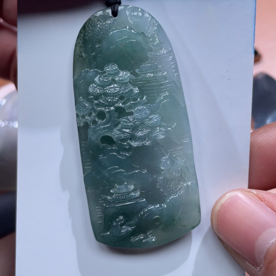 翡翠颈饰未镶嵌翡翠