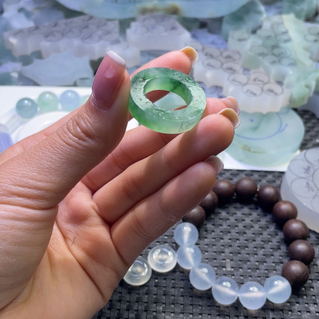 定制翡翠未镶嵌心*冻翡翠