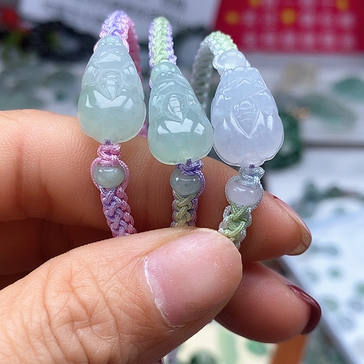 翡翠颈饰未镶嵌一条68元