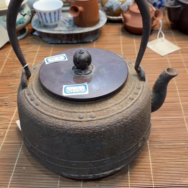 26铁壶一个 默认瑕疵