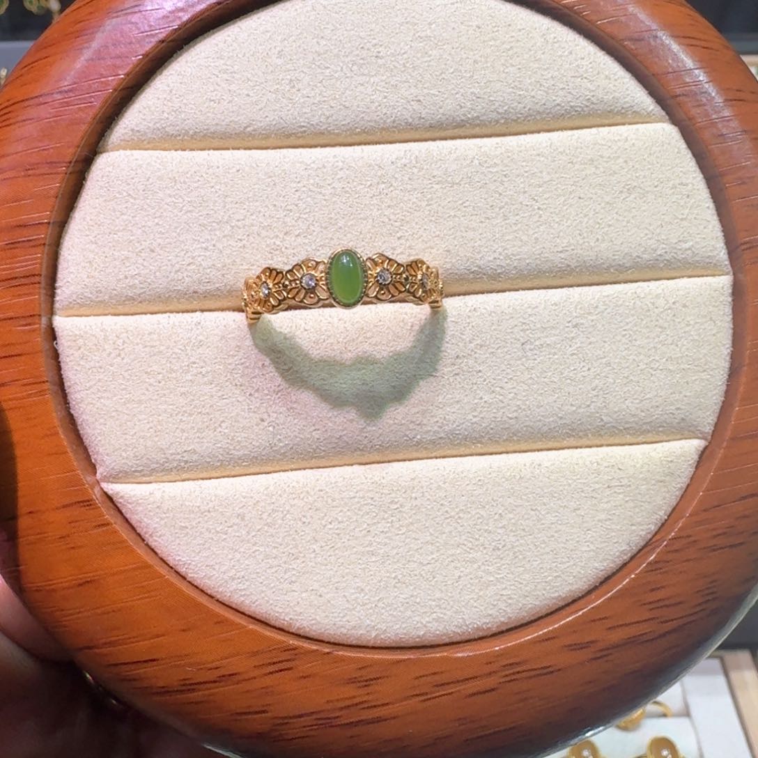 和田玉（碧玉）戒指银S925镀金镶嵌小****?