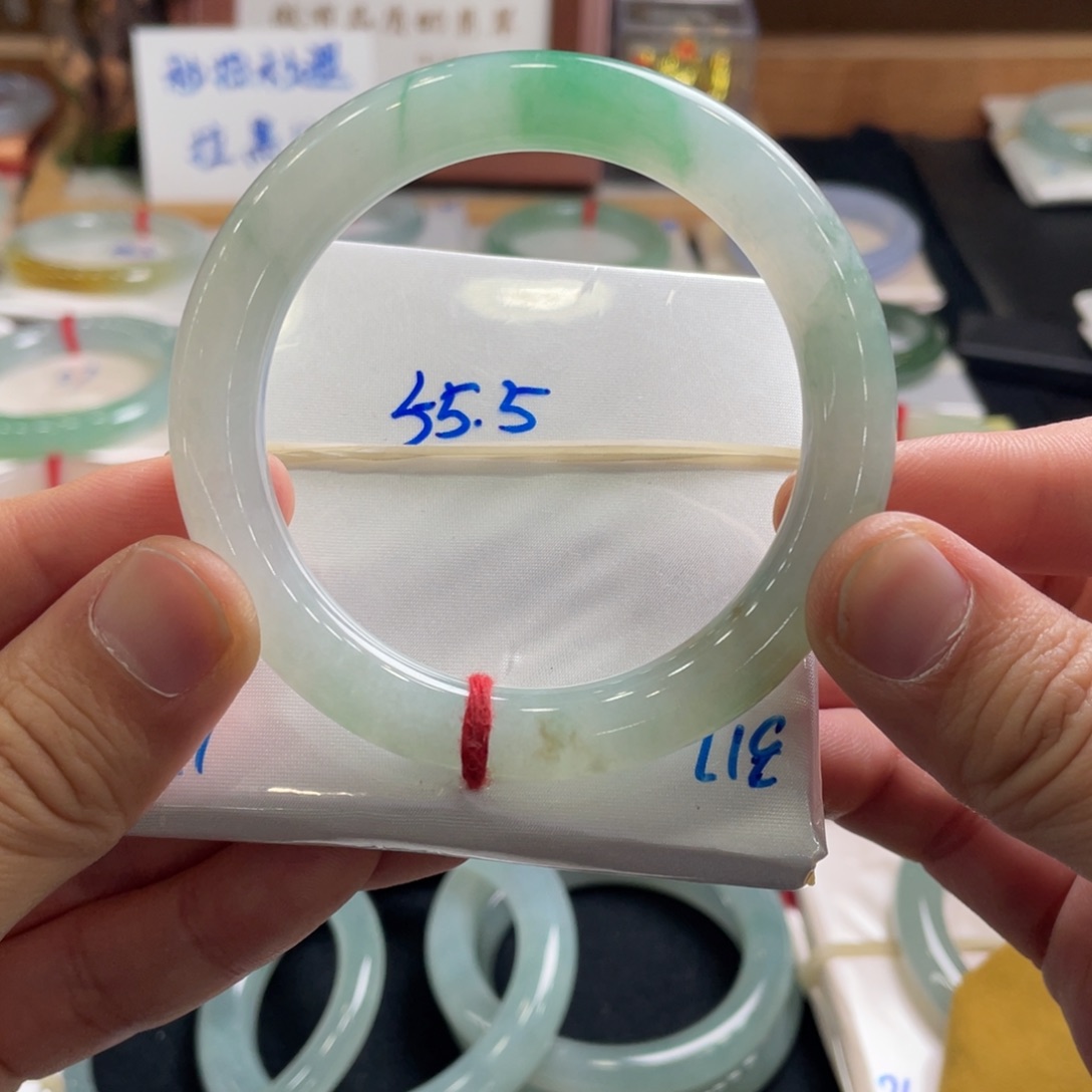 翡翠手镯未镶嵌55.5圆条