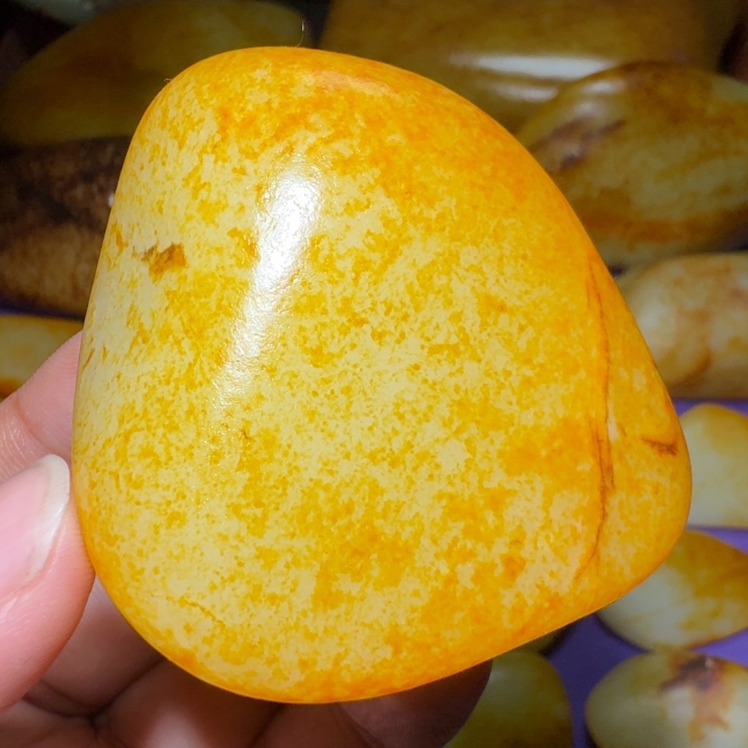 一***江和田玉未镶嵌颈饰