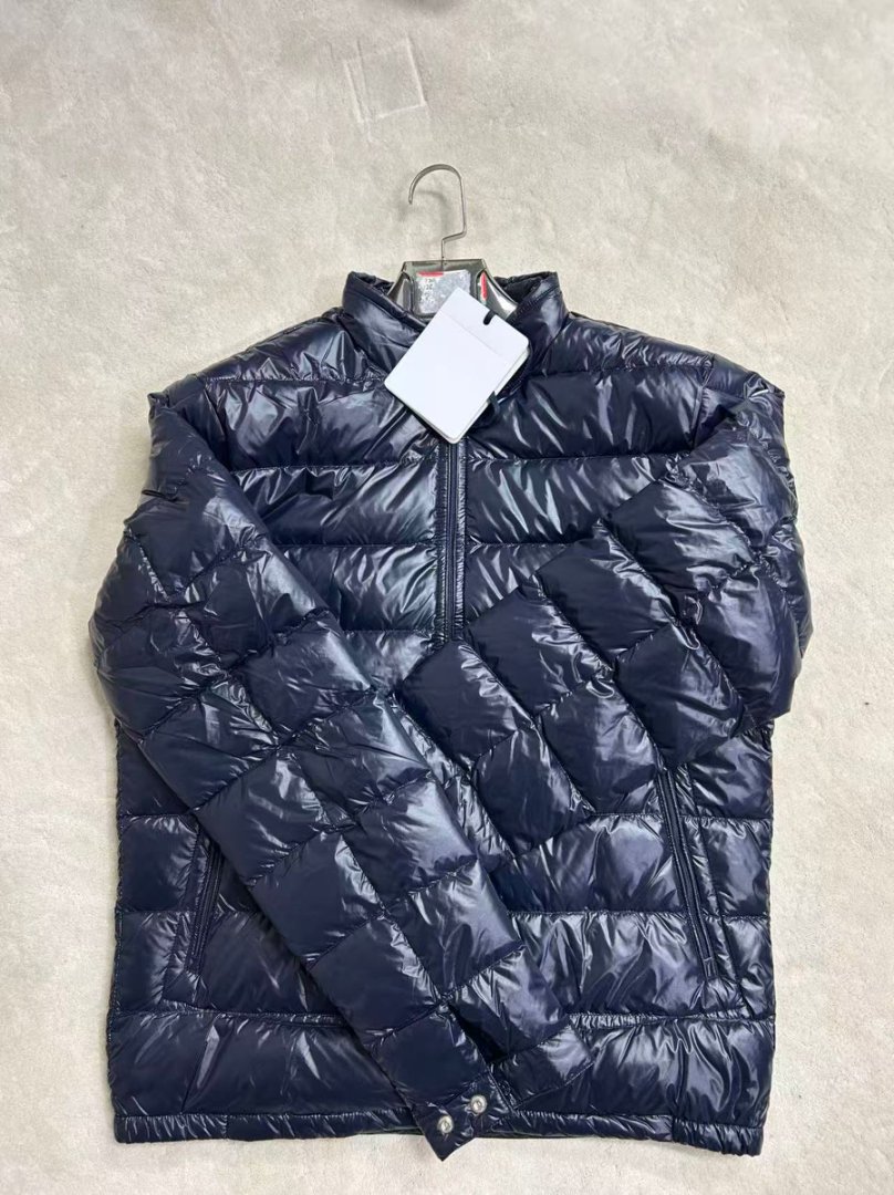 M117蒙老师穿的男士立领排骨羽绒服