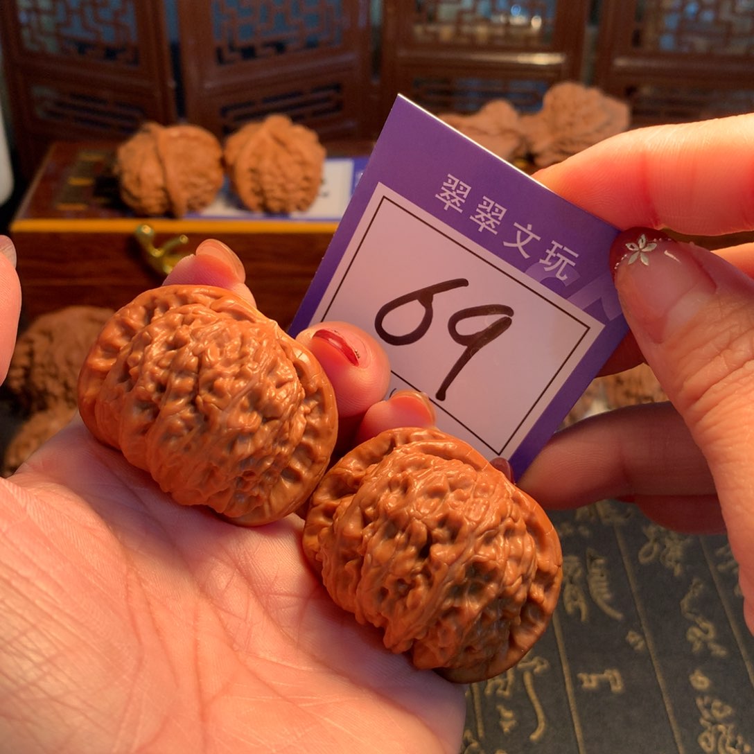 文玩核桃吊坠69号白狮子4.3