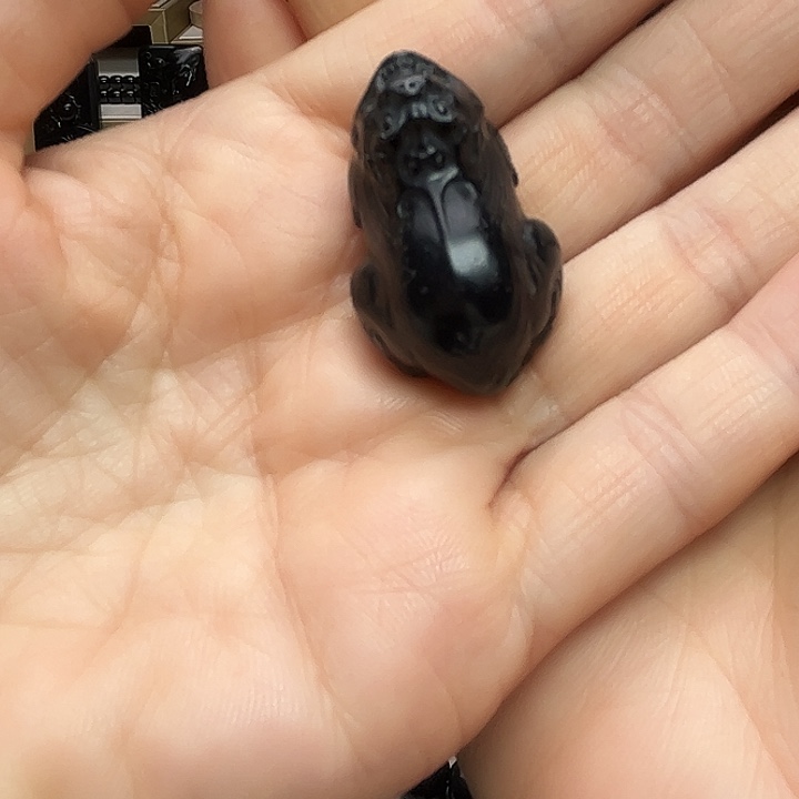 和田玉（墨玉）未镶嵌手链貔貅带毛孔