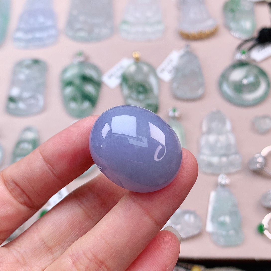 翡翠颈饰未镶嵌大蛋面