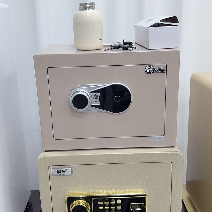 金属蜂**阻25高度指纹米白，样品微暇处理