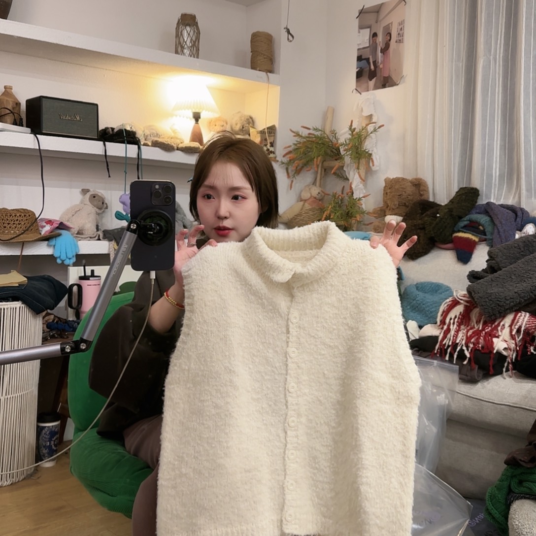 闪购女装白色毛毛马甲