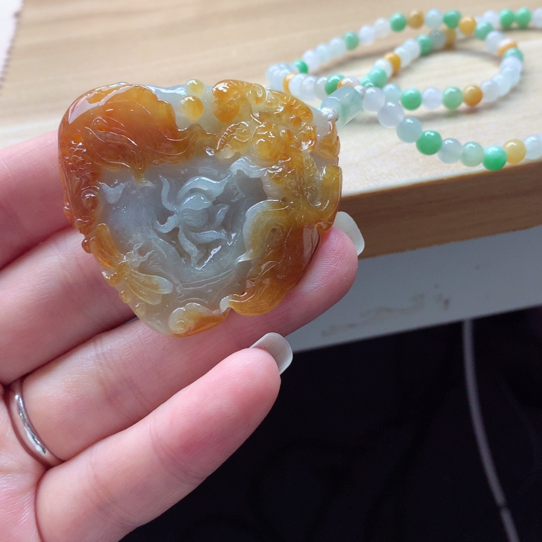 翡翠颈饰未镶嵌吊坠