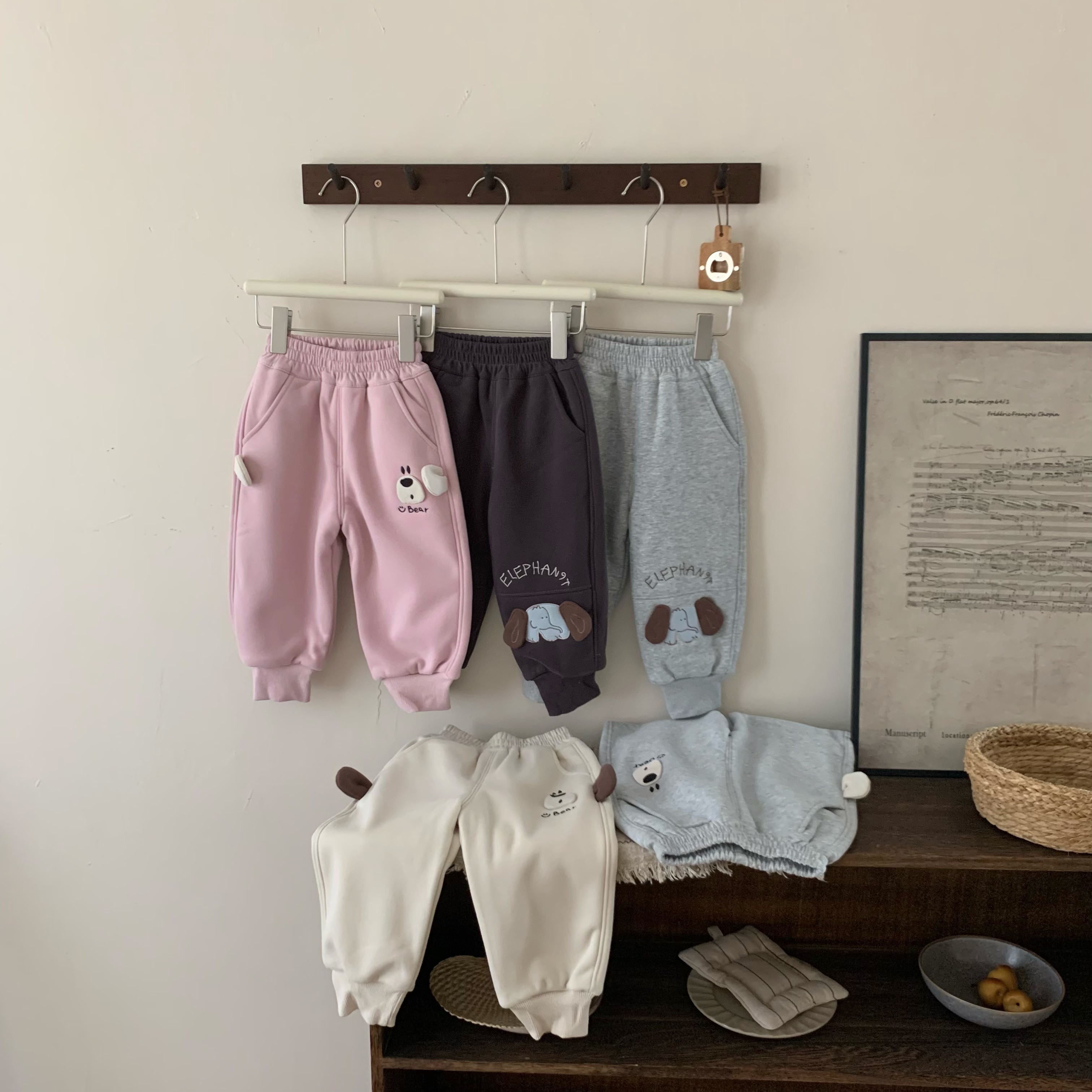 62005洹彩秋冬新款男女童卡通束脚宝宝宽松休闲百搭长裤