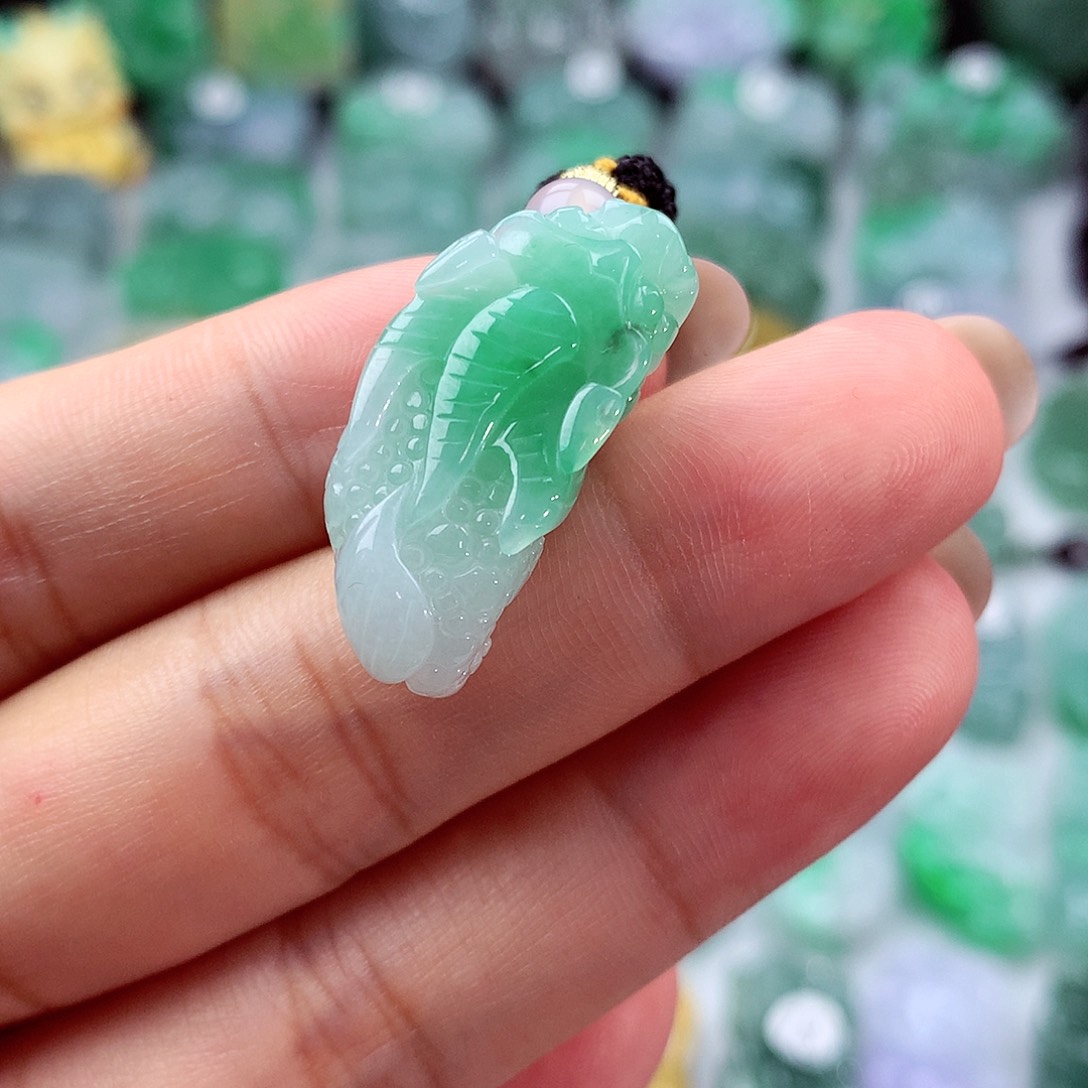 翡翠未镶嵌颈饰翡翠