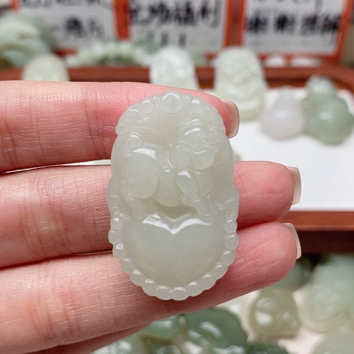 和田玉未镶嵌颈饰