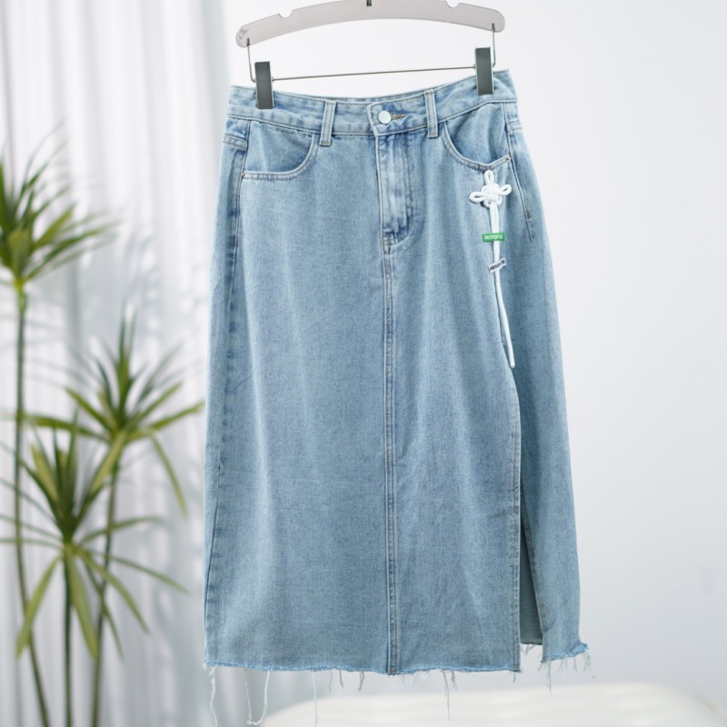 一路童行  谷系列  A200  品牌撤柜女装简约半身裙  222FBQ101