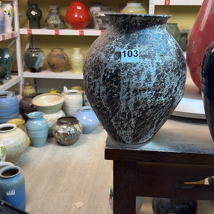 旷***生花瓶白泥摆件。103。摆件