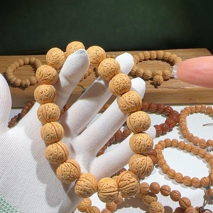 吊坠桃核精品金豆