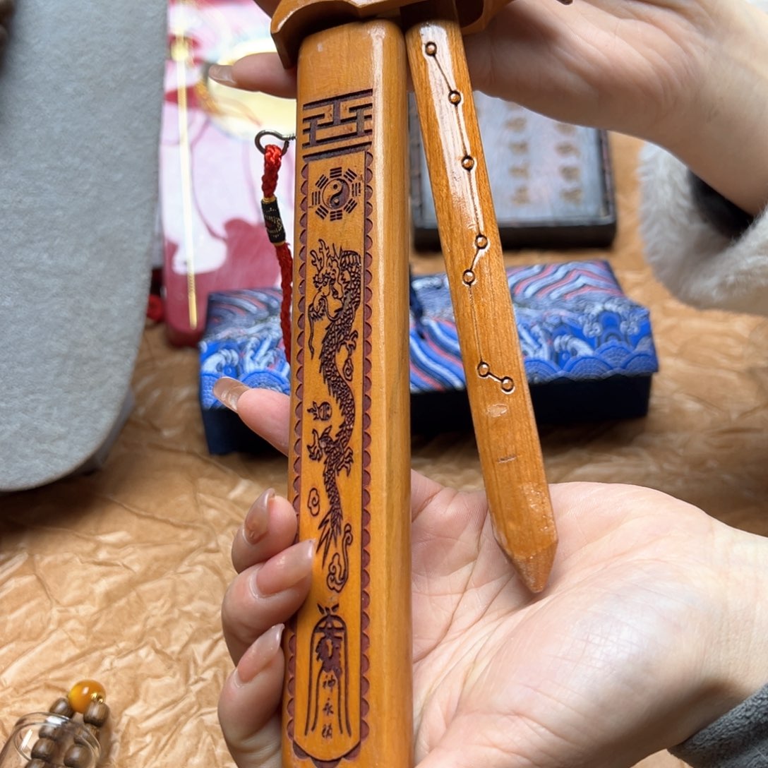 大叶紫檀（黑酸枝木类）